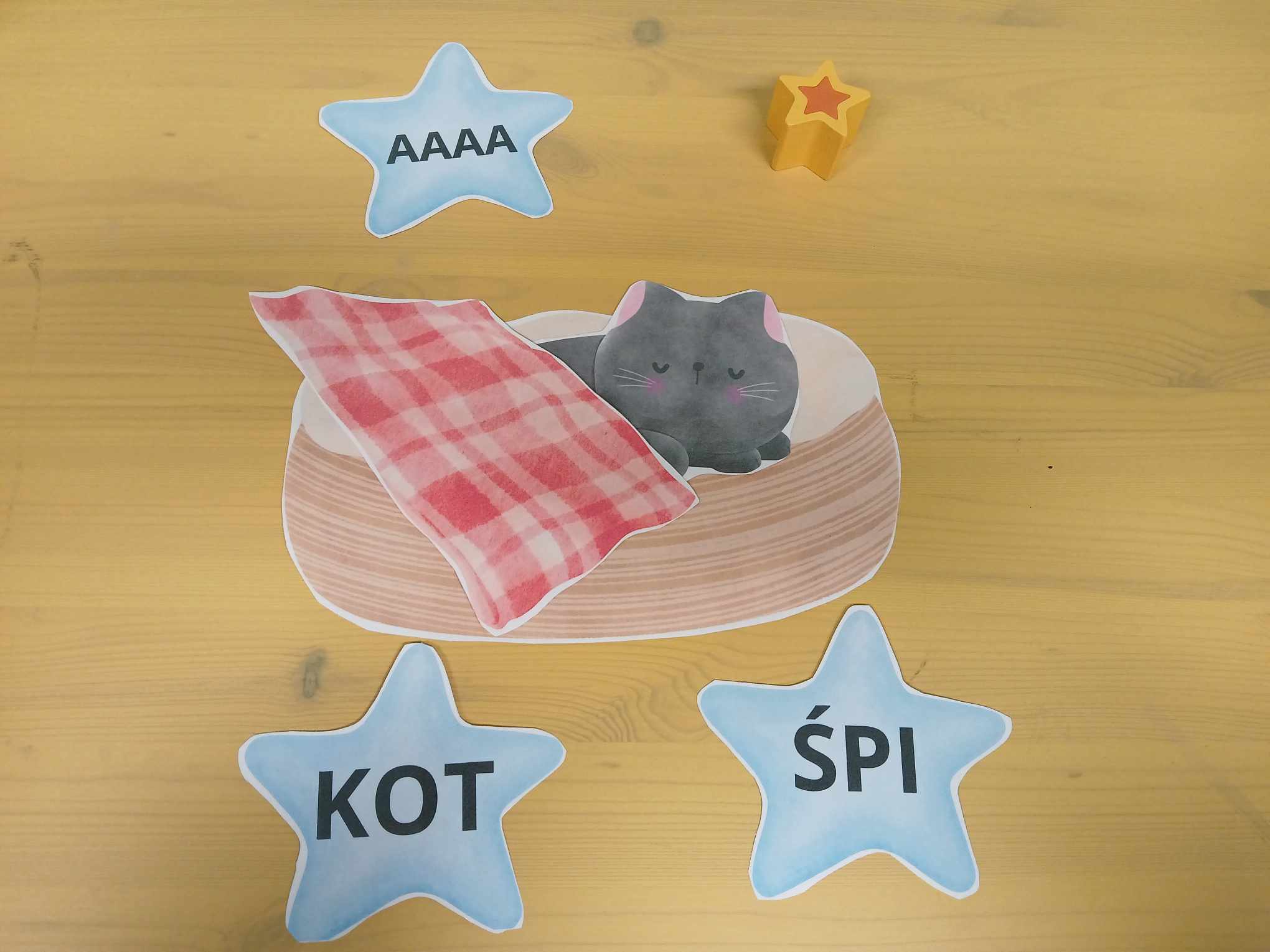 "Kto śpi? Czasownik w akcji!"